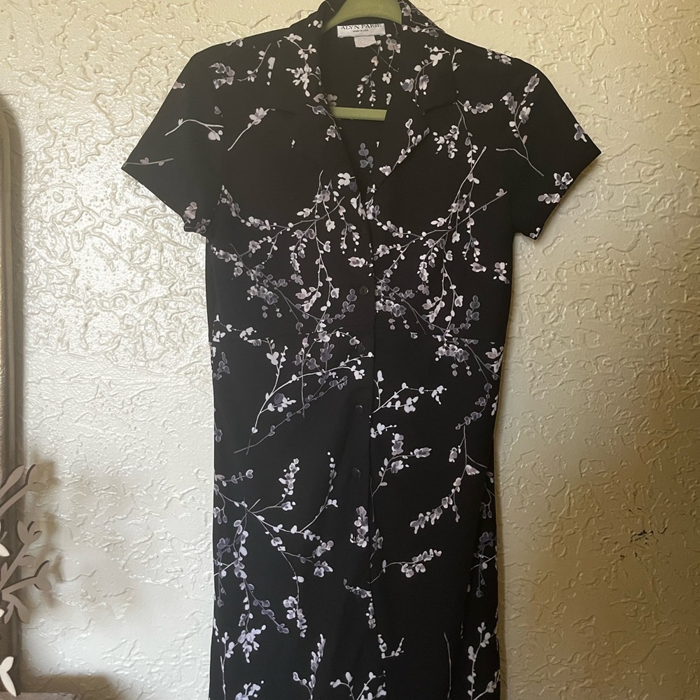 Alyn Paige Midi dress